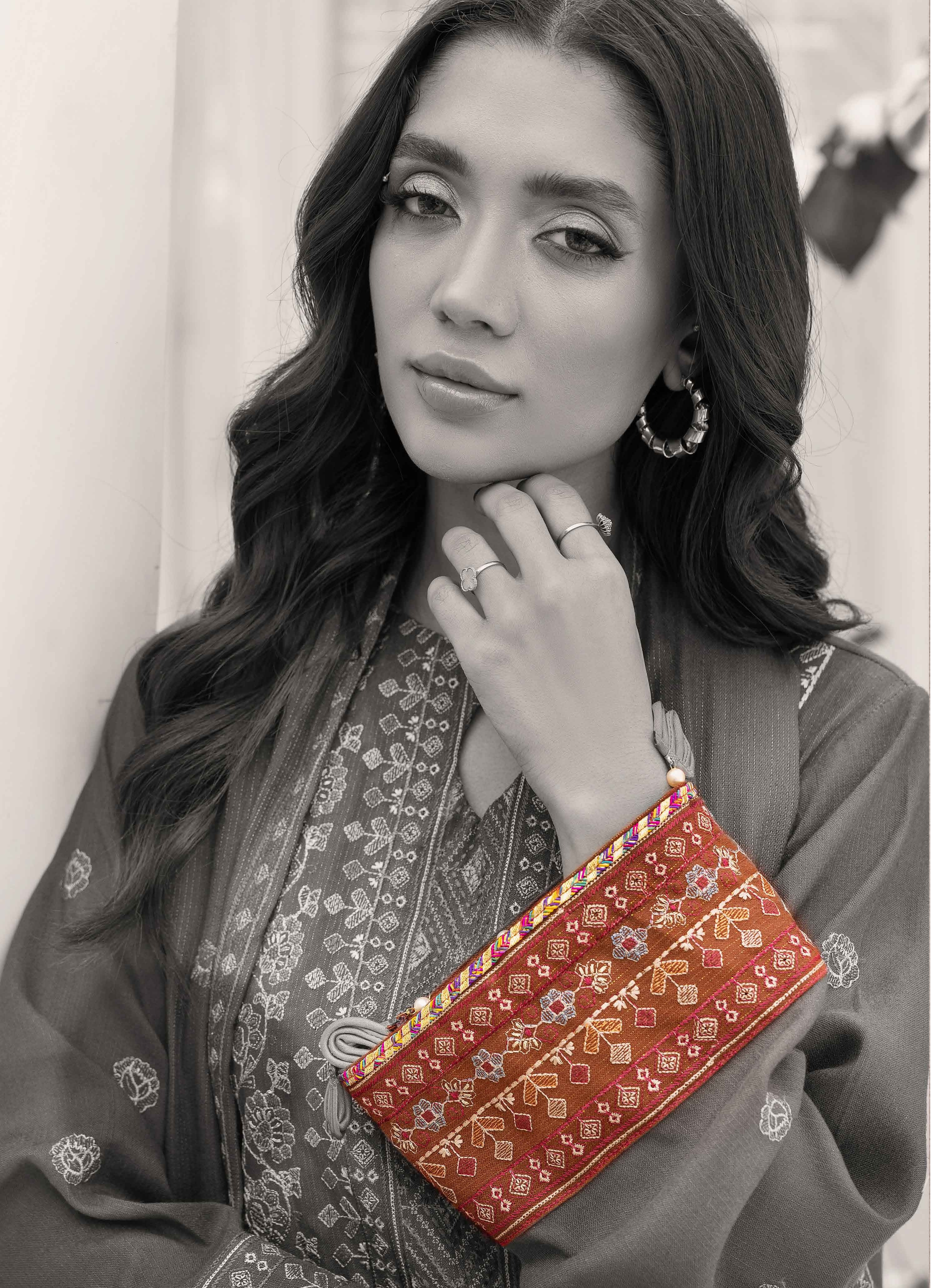 Embroidered Peach Leather 3PC – Inaya