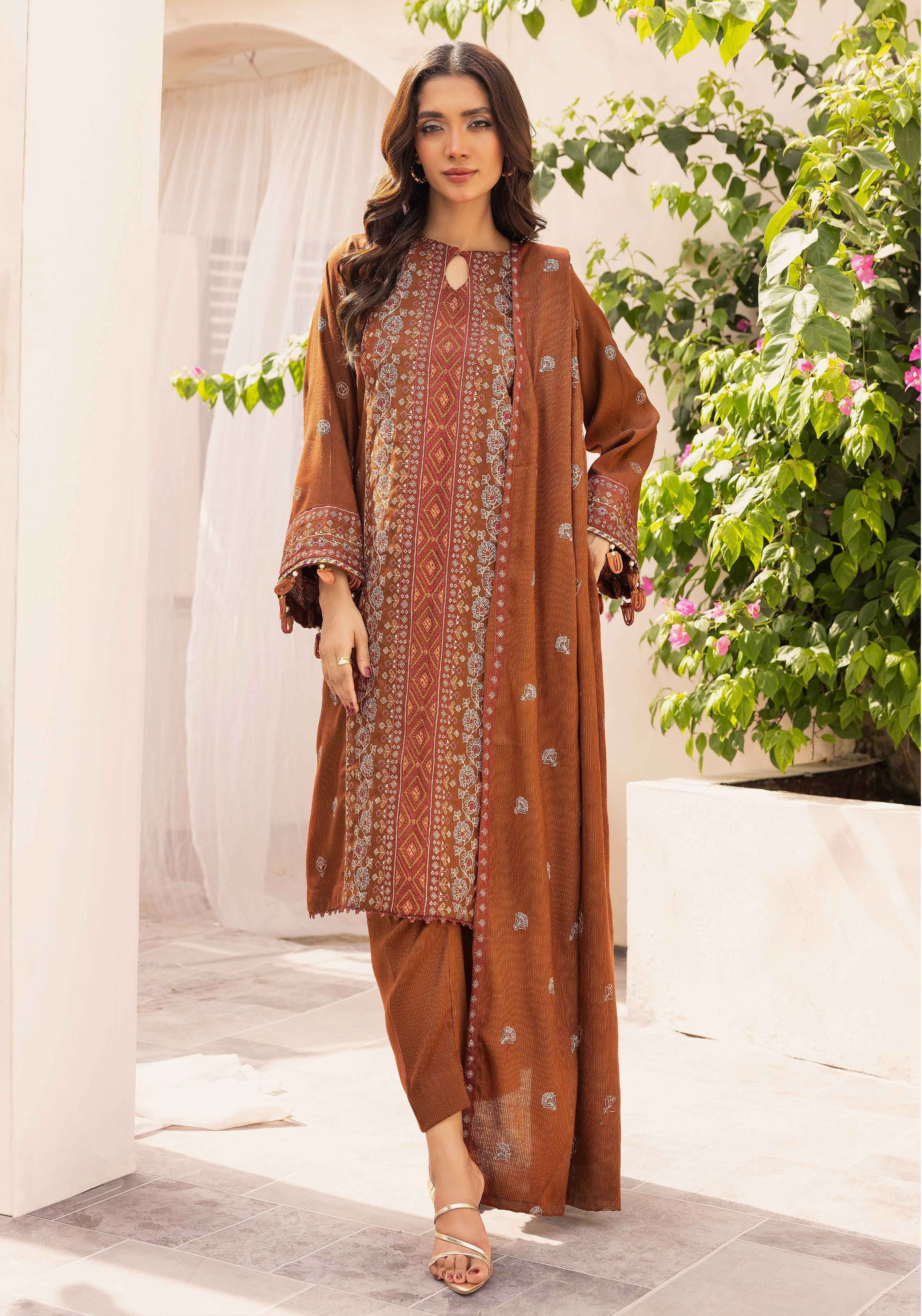 Embroidered Peach Leather 3PC – Inaya
