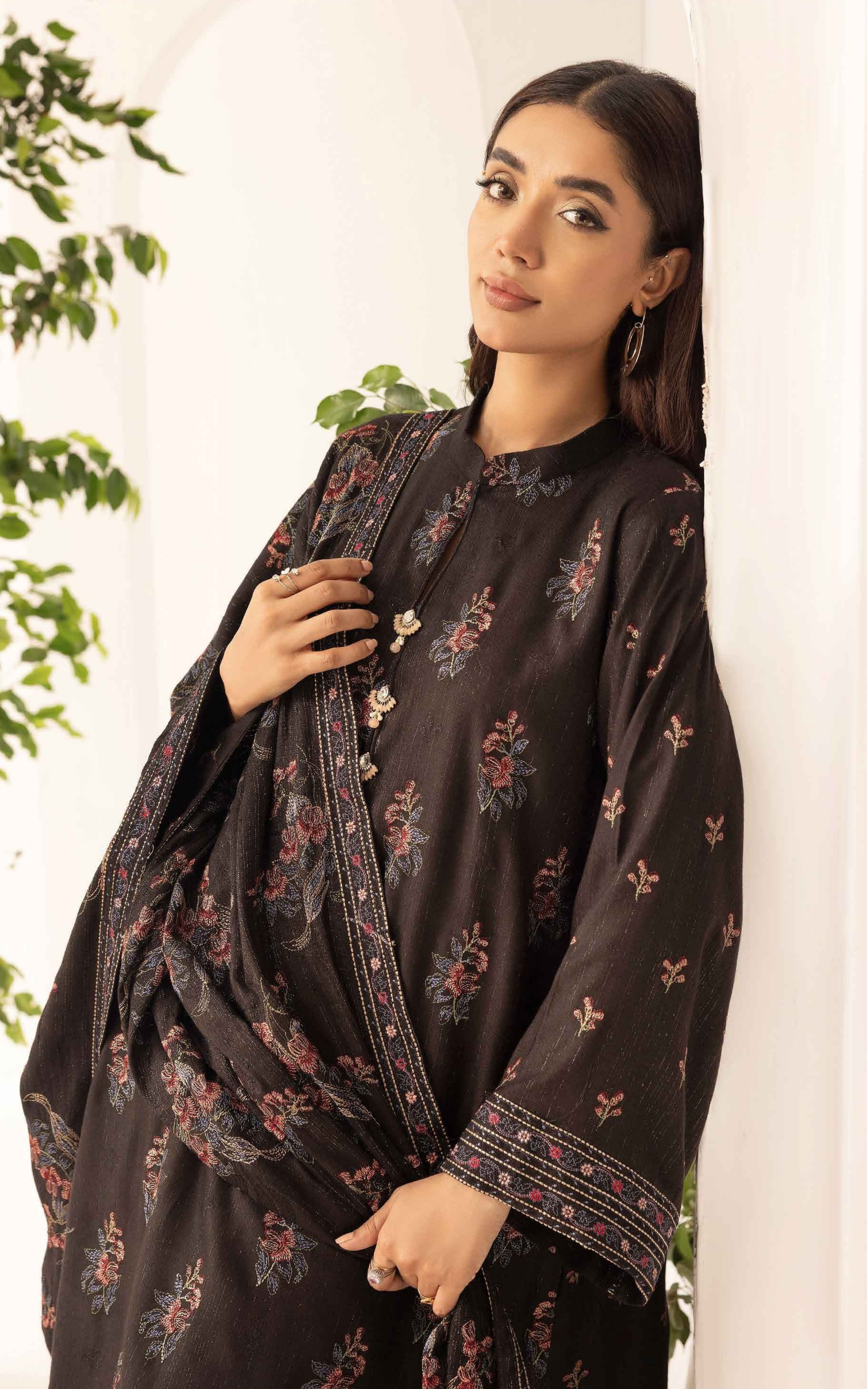 Embroidered Peach Leather 3PC – Nimra